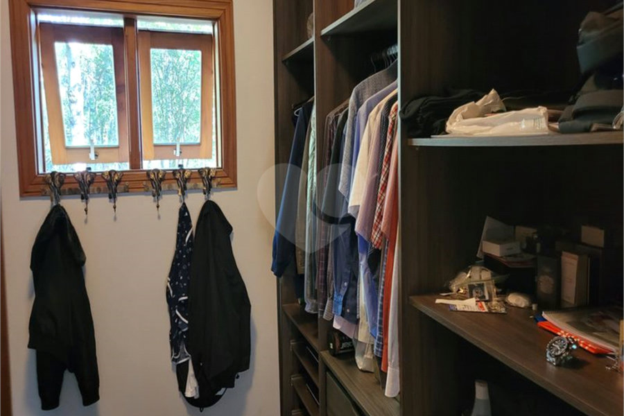 Casa à venda com 4 quartos, sendo 2 suítes, no condomínio Alpes da Cantareira, Mairiporã - SP