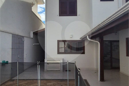 Casa à venda com 4 quartos, sendo 2 suítes, no condomínio Residencial Grape Village, Vinhedo - SP