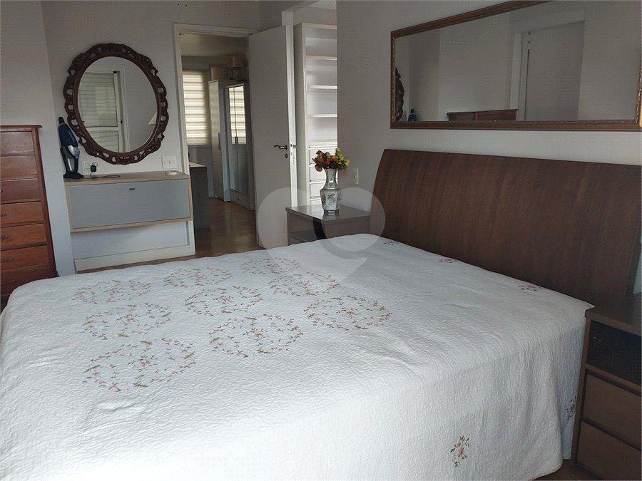 Apartamento à venda com 3 quartos, sendo 2 suítes,  em Cidade São Francisco, São Paulo, SP