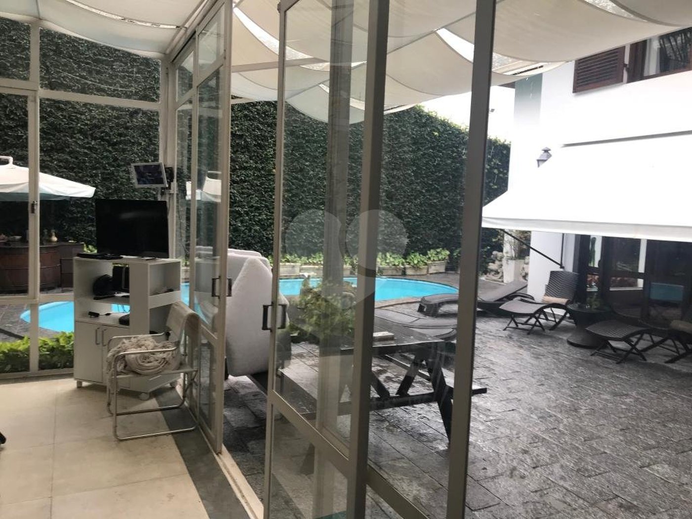 Casa à venda com 5 quartos, sendo 2 suítes,  em Jardim Everest, São Paulo, SP