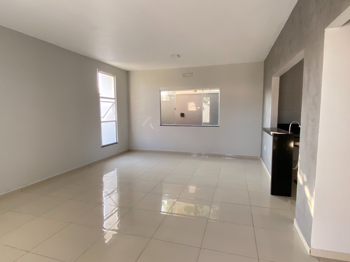 Casa à venda com 3 quartos, sendo 2 suítes, no condomínio PORTO LAGOA, Aquiraz - CE