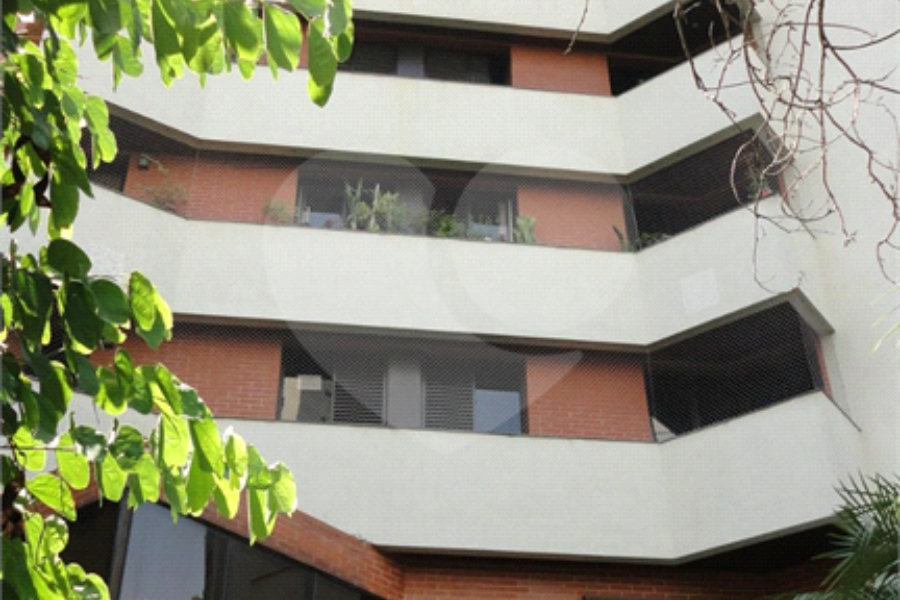 Apartamento à venda com 3 quartos, sendo 1 suíte,  em Jardim Sul, São Paulo, SP