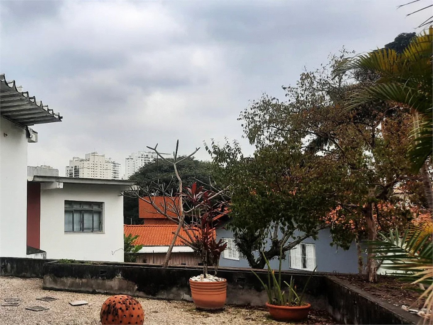 Sobrado à venda com 4 quartos, sendo 2 suítes,  em Bela Aliança, São Paulo, SP