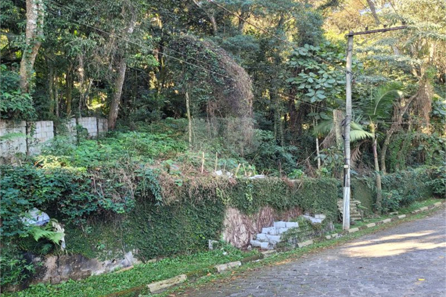 Terreno à venda no condomínio Parque Imperial da Cantareira, Mairiporã - SP