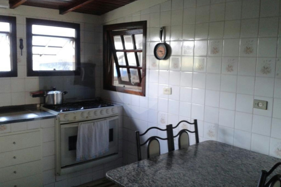 Casa Térrea à venda com 5 quartos, sendo 2 suítes,  em Horto Florestal, São Paulo, SP