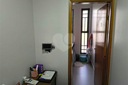 Sobrado à venda com 4 quartos, sendo 2 suítes, em Alto da Boa Vista, Ribeirão Preto, SP