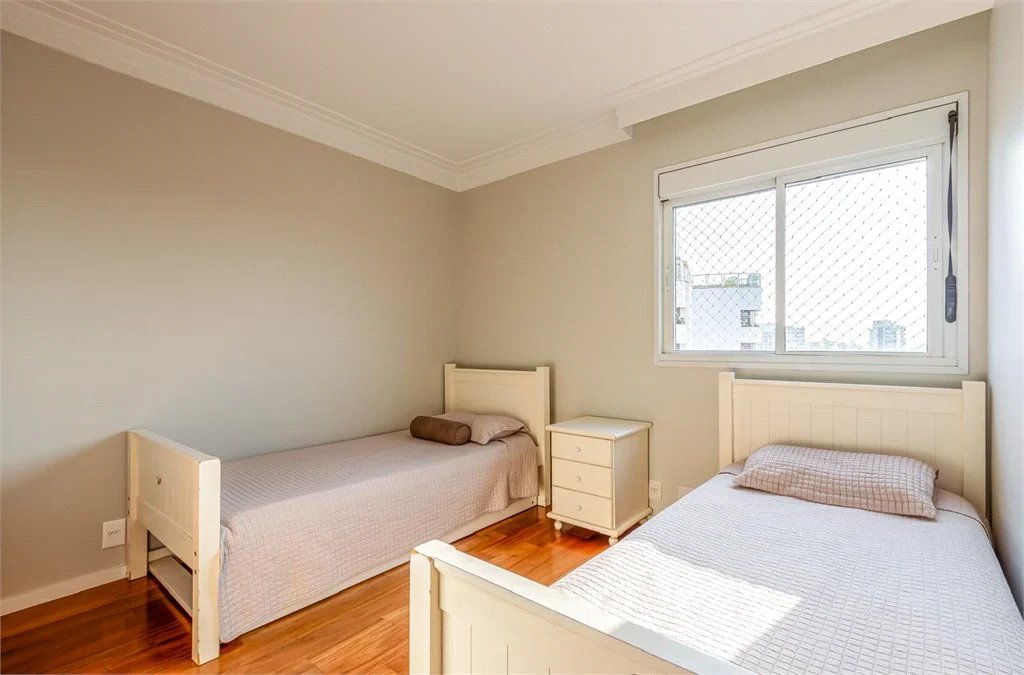 Apartamento à venda com 4 quartos, sendo 3 suítes, em Real Parque, São Paulo, SP