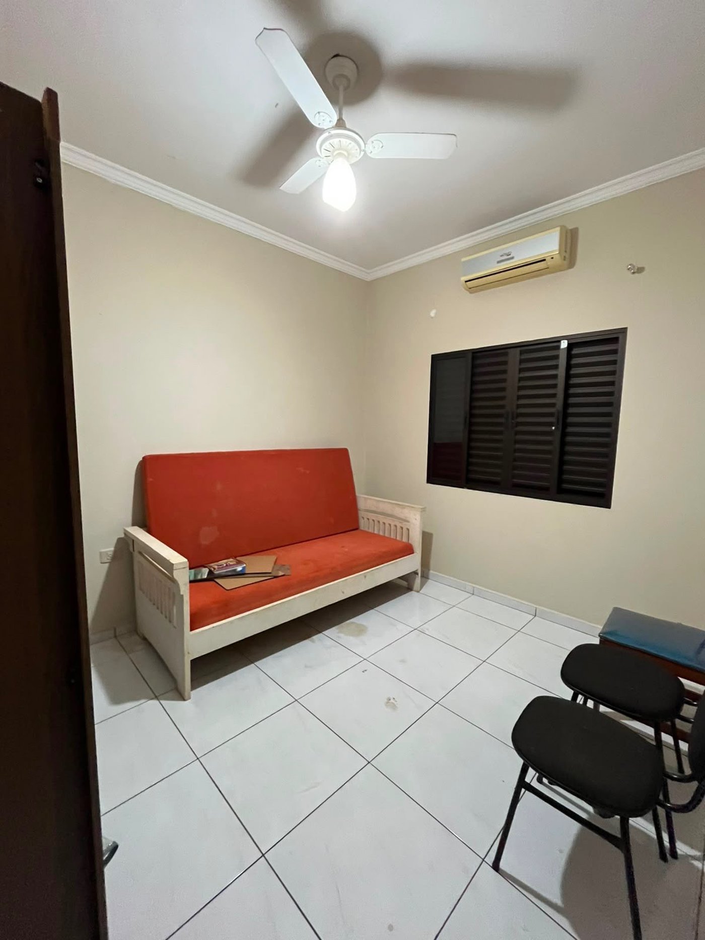 Casa à venda ou para alugar com 3 quartos, sendo 1 suíte,  em Jardim dos Ipes, Três Lagoas, MS