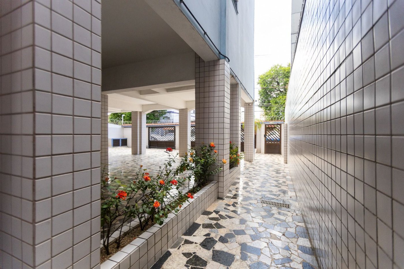 Apartamento com 2 dormitórios à venda, 65 m² por R$ 410.000,00 - Embaré - Santos/SP