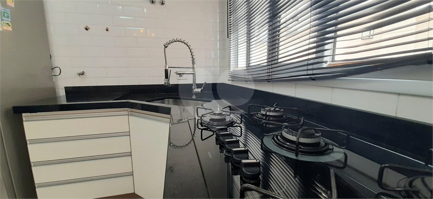 Casa à venda com 3 quartos, sendo 1 suíte, no condomínio Residencial Gran Veiga, São Paulo - SP