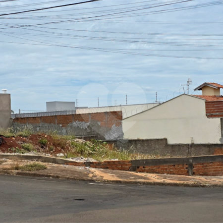 Terreno à venda em Jardim Universal, Araraquara, SP