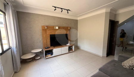 Casa à venda com 3 quartos, sendo 1 suíte, no condomínio Felipe, São Paulo - SP