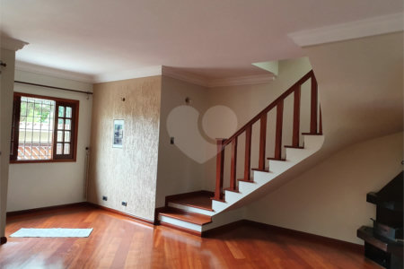 Sobrado à venda com 3 quartos, sendo 1 suíte, em Brooklin, São Paulo, SP