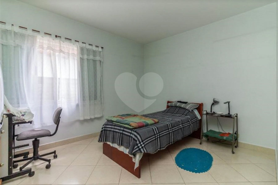 Casa à venda com 3 suítes em Horto, São Paulo, SP
