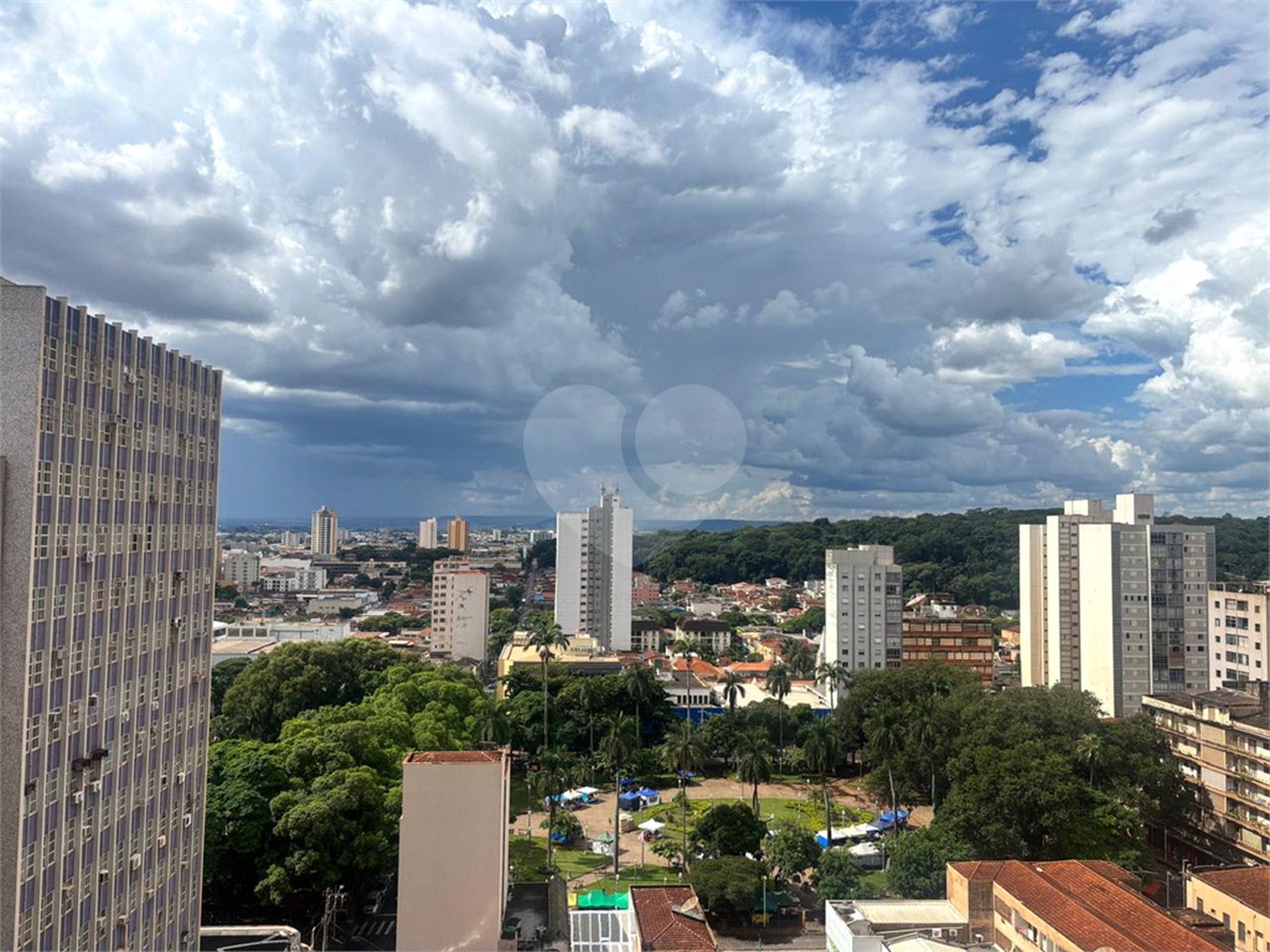 Apartamento à venda ou para alugar com 4 quartos, sendo 1 suíte, no Centro, Ribeirão Preto, SP