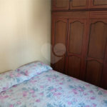 Lindo apartamento, muito bem conservado, com bom espaço interno.