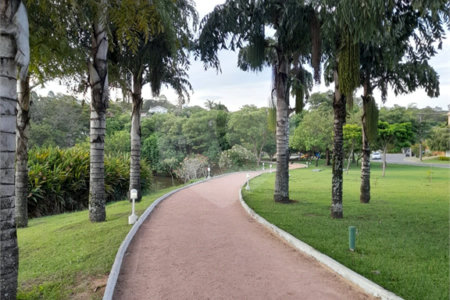 Casa à venda com 3 quartos, sendo 1 suíte, no condomínio Estância Marambaia, Vinhedo - SP