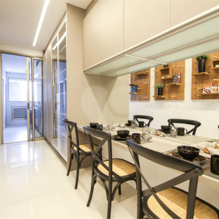 Apartamento à venda com 4 suítes em Real Parque, São Paulo, SP