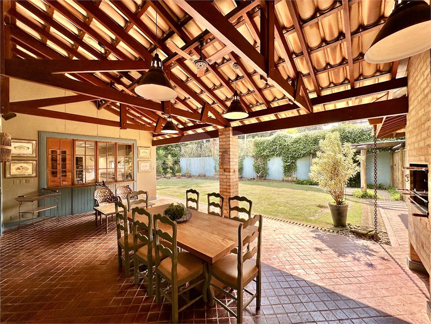 Casa à venda com 4 suítes no condomínio Parque das Artes, Embu das Artes - SP