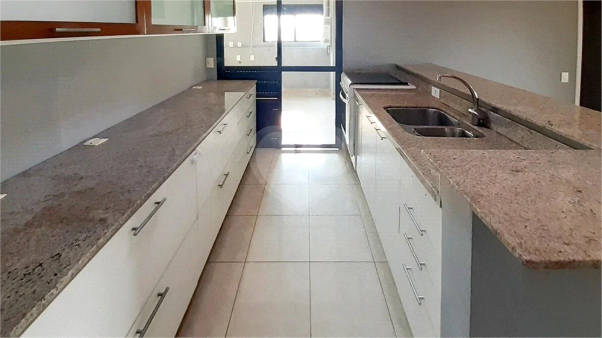 Apartamento para alugar com 3 quartos, sendo 1 suíte, em Alto da Boa Vista, São Paulo, SP