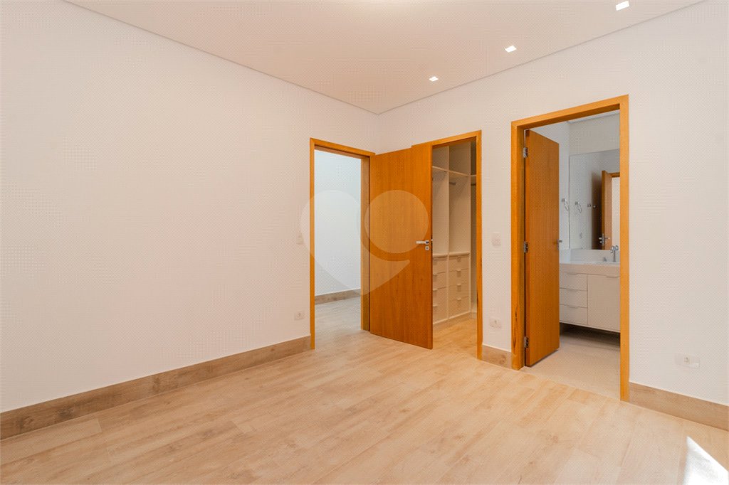 Casa à venda com 4 quartos, sendo 1 suíte, em Jardim Guedala, São Paulo, SP