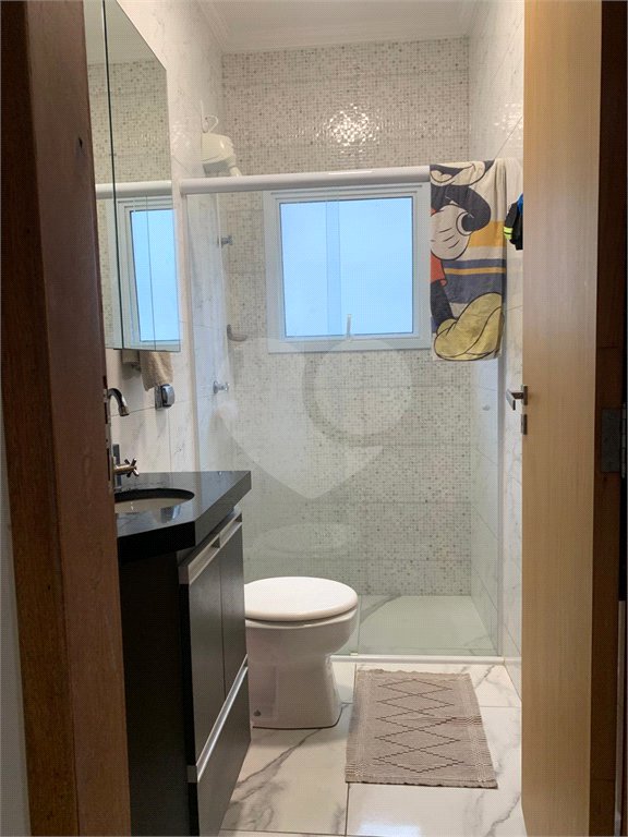 Casa à venda com 3 quartos, sendo 1 suíte, no condomínio Residencial Ponderosa, São Roque - SP