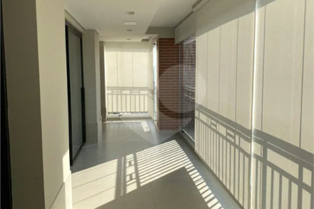 Apartamento de 224m² com 4 dormitórios, 3 suítes, 4 vagas de garagem e deposito