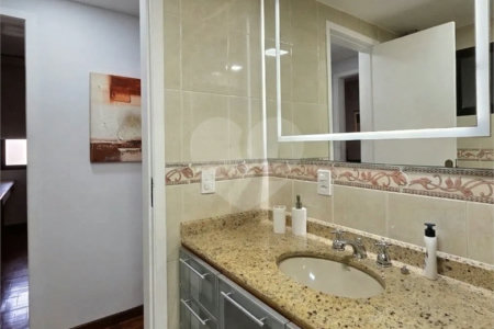Apartamento à venda com 2 quartos, sendo 1 suíte,  em Laranjeiras, Rio de Janeiro, RJ