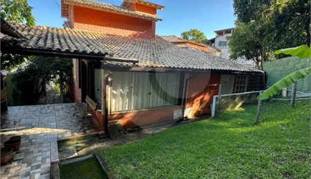 Casa em condomínio à venda com 3 quartos, sendo 2 suítes,  em Peró, Cabo Frio, RJ