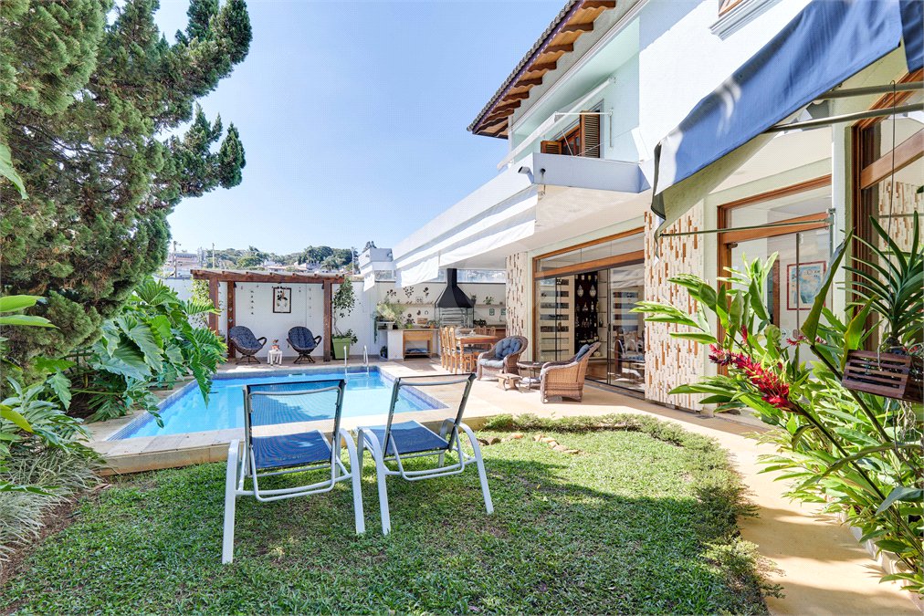 Casa à venda com 4 suítes no condomínio Fontana Verde, São Paulo - SP