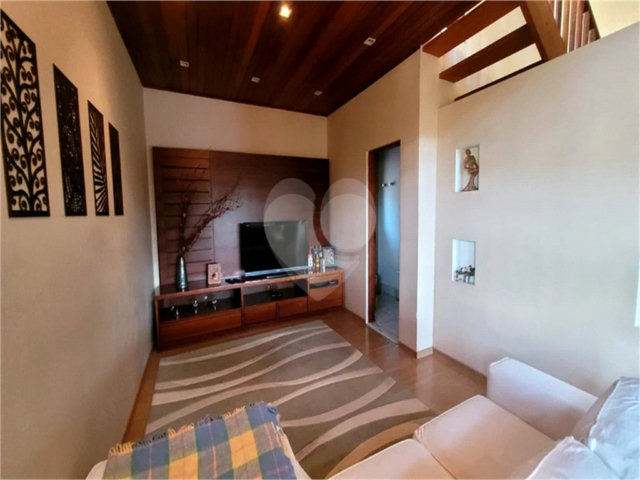 Casa à venda com 4 quartos, sendo 1 suíte, no condomínio Alpes da Cantareira, Mairiporã - SP