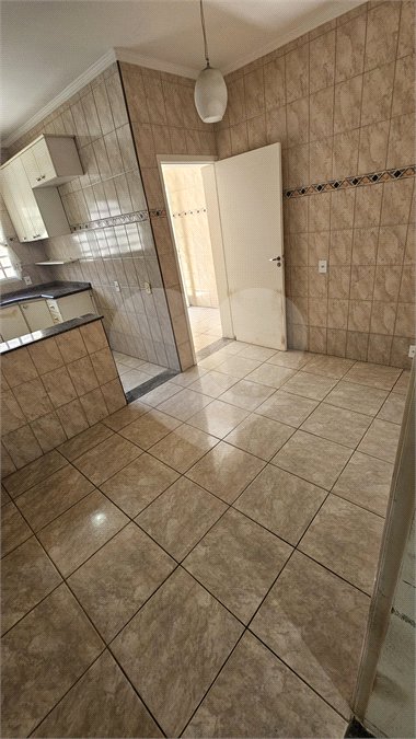 Sobrado para alugar com 3 quartos, sendo 1 suíte, em Jardim do Valle II, Indaiatuba, SP