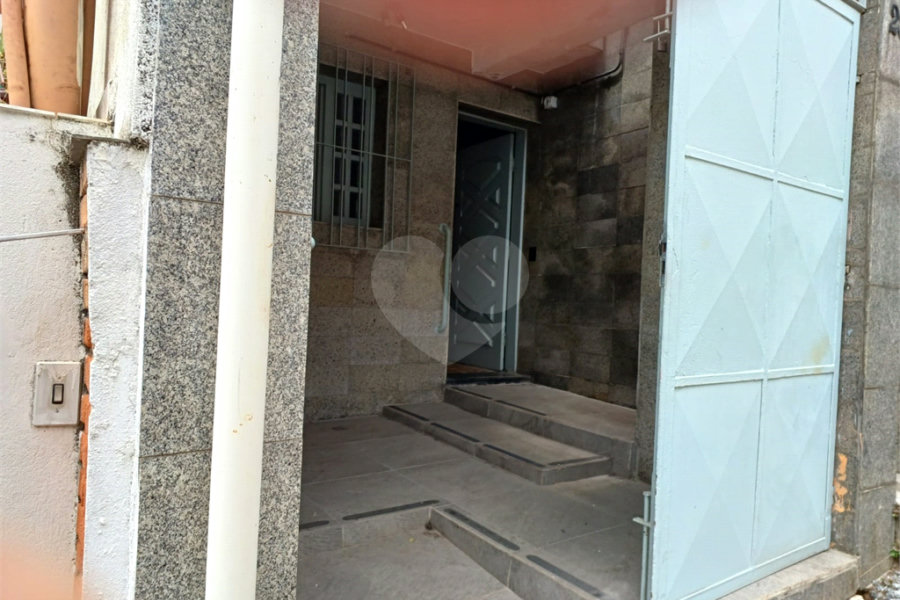 Sobrado à venda com 3 quartos em Santa Terezinha, São Paulo, SP