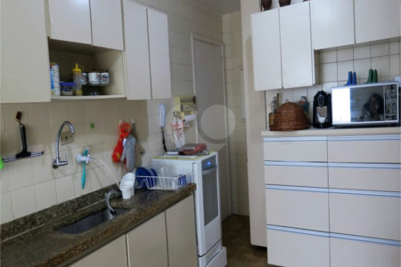 Apartamento à venda com 3 quartos, sendo 1 suíte,  em Vila Andrade, São Paulo, SP