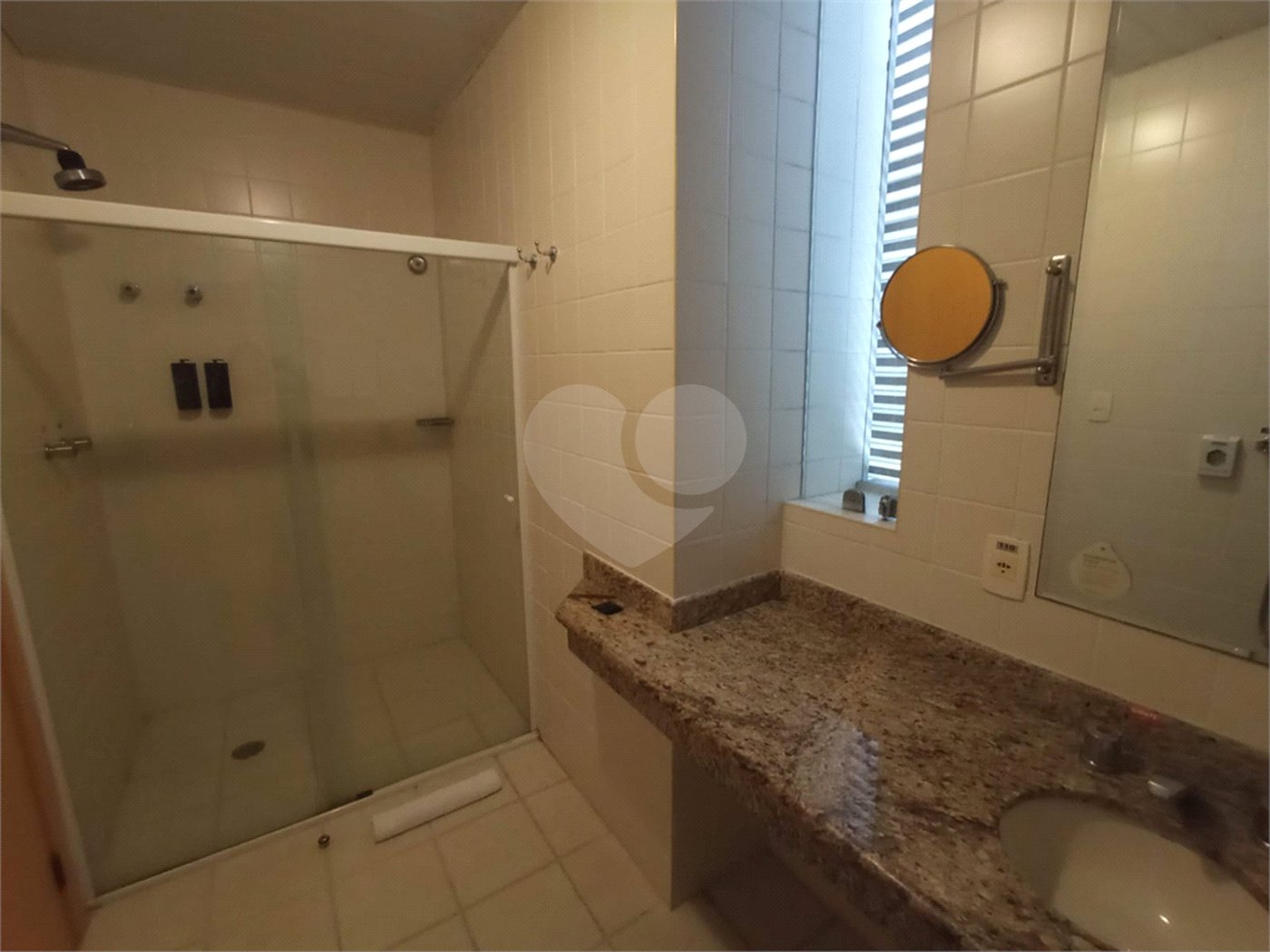 Flat à venda com 1 quarto em Santana, São Paulo, SP