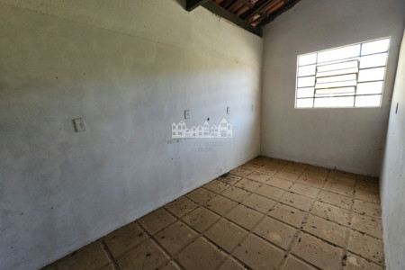 Chácara à venda com 2 quartos em Estância Santa Maria do Laranjal, Atibaia, SP