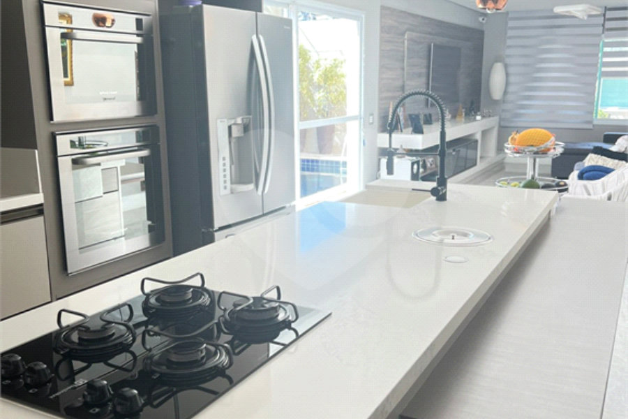 Casa à venda com 4 suítes no condomínio Residencial Jabuticabeiras, São Paulo - SP