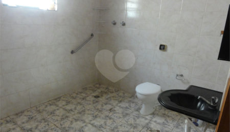 Casa Térrea à venda ou para alugar com 4 quartos em Jardim Floresta, São Paulo, SP