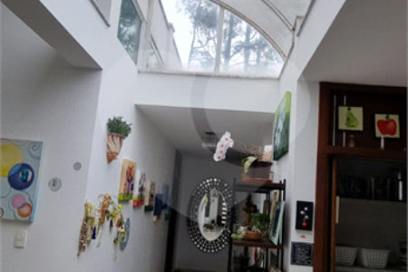 Casa à venda com 5 quartos, sendo 2 suítes, no condomínio Swiss Park, São Bernardo do Campo - SP
