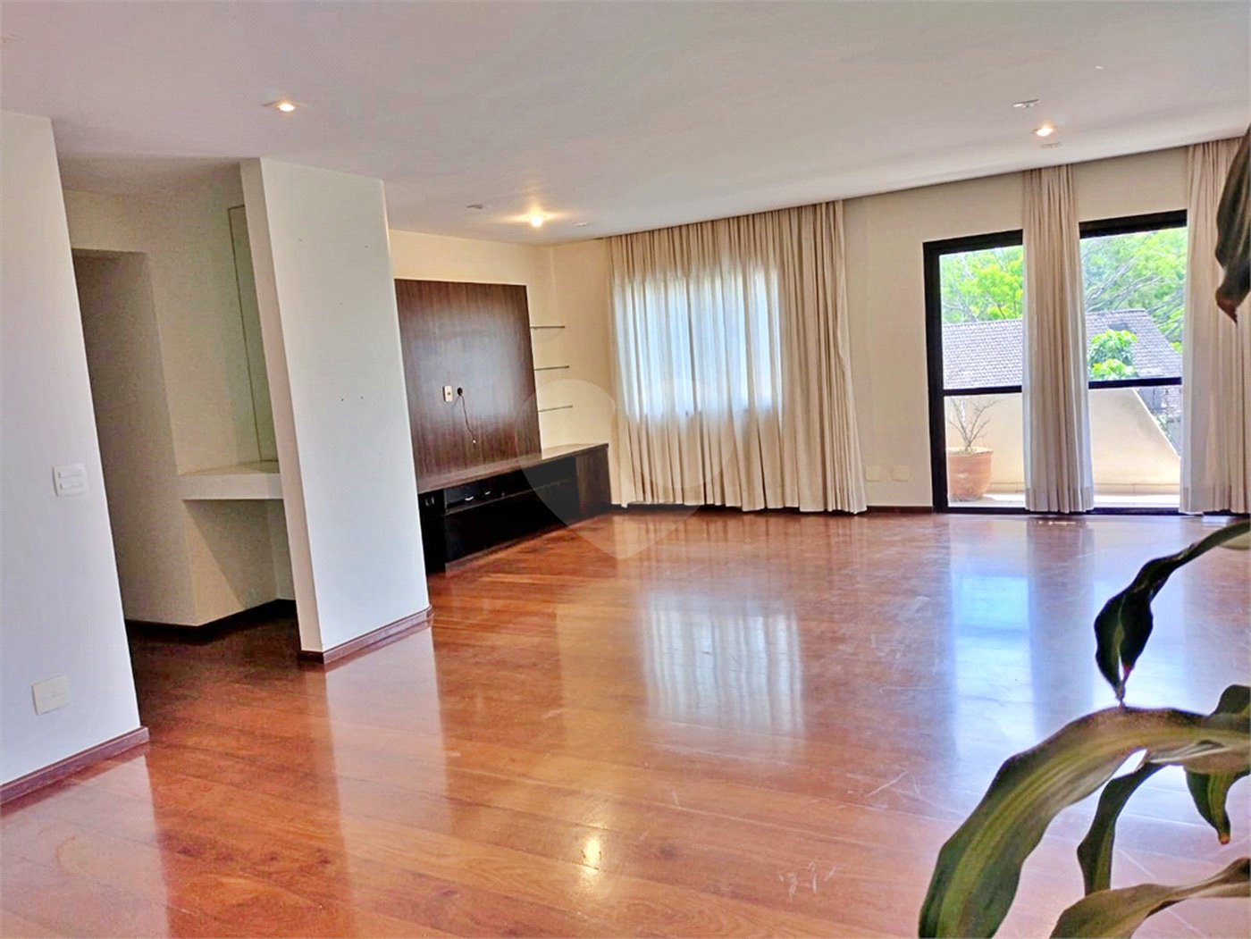Apartamento à venda com 4 quartos, sendo 3 suítes,  em Vila Andrade, São Paulo, SP