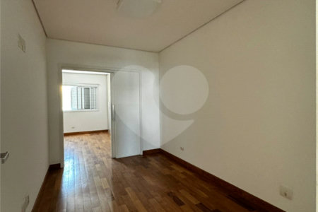 Casa à venda com 4 quartos, sendo 2 suítes,  no condomínio Montblanc, Sorocaba - SP