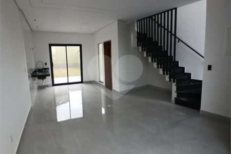 Casa à venda com 2 suítes em Vila Brasileira, Mogi das Cruzes, SP