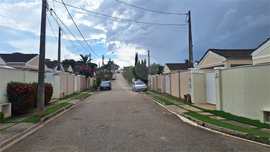 Casa à venda com 3 quartos, sendo 1 suíte,  no condomínio Villa Bella, Sorocaba - SP