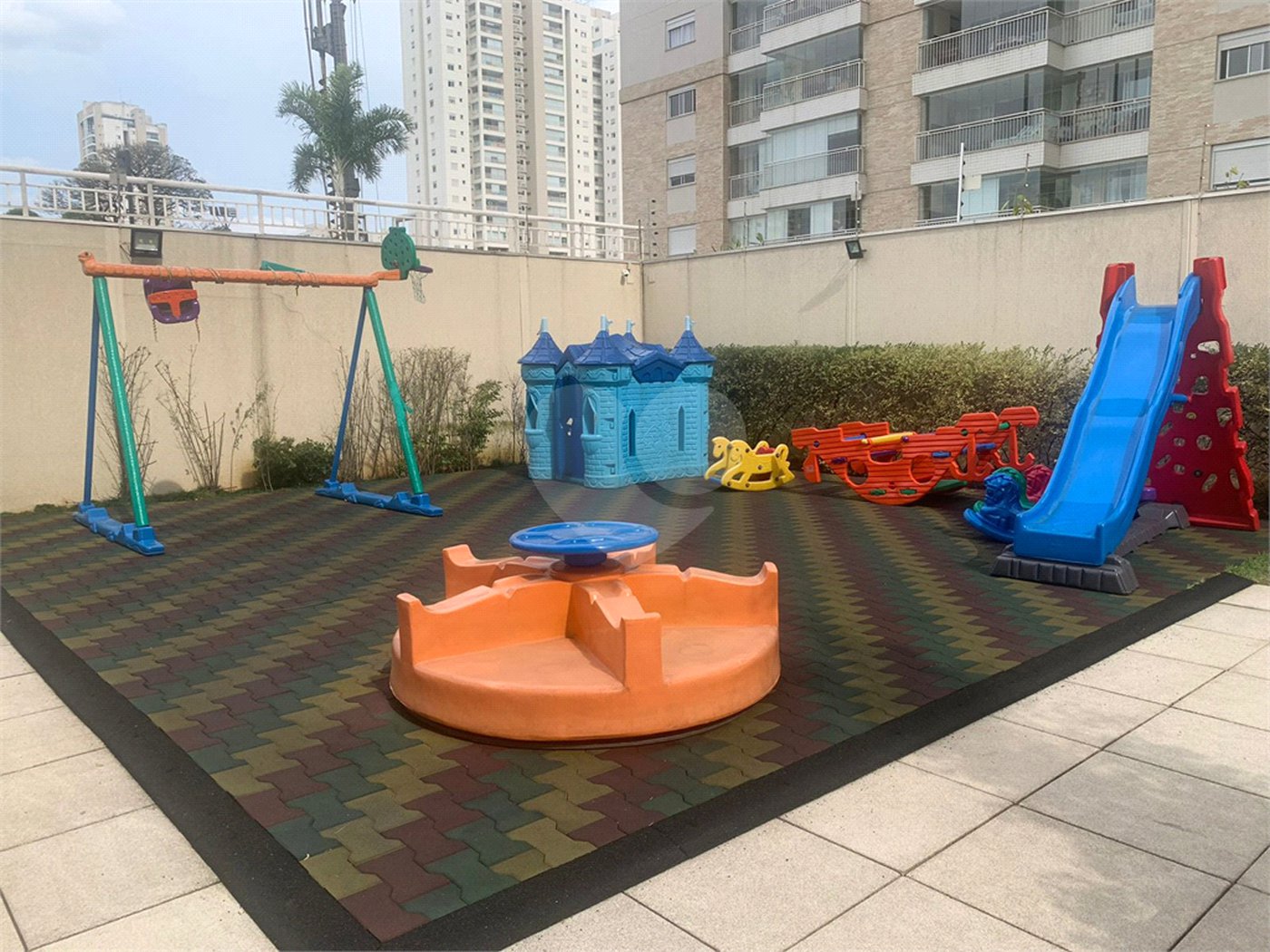 Apartamento à venda com 3 suítes em Lapa, São Paulo, SP