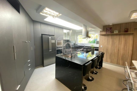 Casa à venda com 4 suítes em Vila Oliveira, Mogi das Cruzes, SP