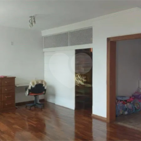 Sobrado à venda com 5 quartos, sendo 2 suítes,  em Parque São Domingos, São Paulo, SP