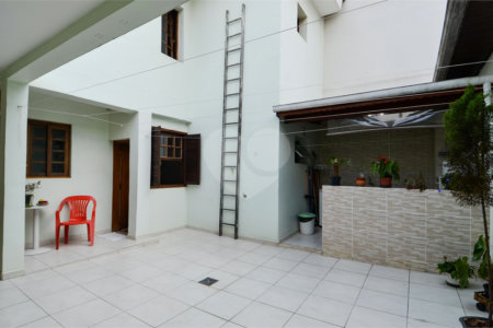 Casa à venda com 4 quartos, sendo 1 suíte, em Jardim Nova Taboão, Guarulhos, SP
