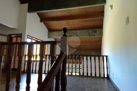 Sobrado à venda com 5 quartos, sendo 1 suíte, em Vila Esperia Ou Giglio, Atibaia, SP
