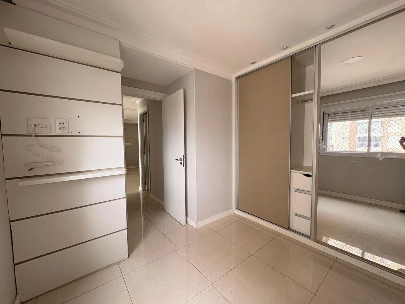 Apartamento à venda com 2 quartos em Jardim Esmeralda, São Paulo - SP