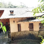 Casa à venda com 4 quartos, sendo 1 suíte, no condomínio Quinta da Cachoeira, Embu das Artes - SP
